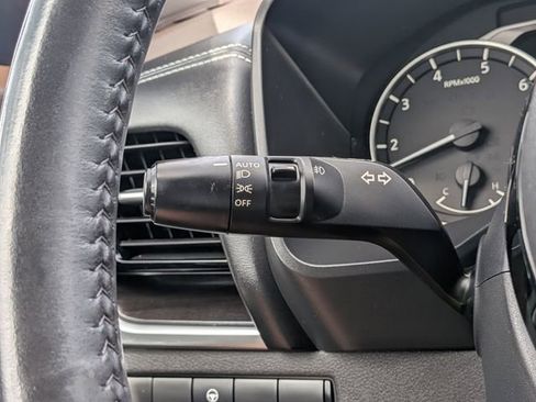 Used 2021 Nissan Rogue SL w/ Premium Package image 32