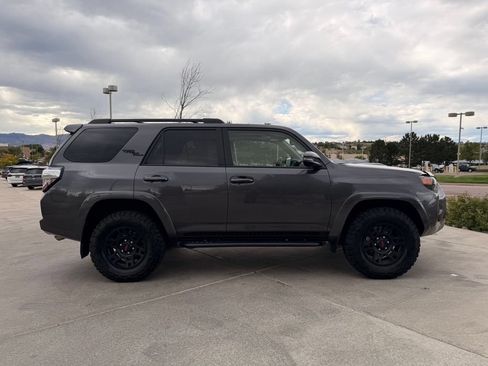 Used 2022 Toyota 4Runner TRD Off-Road Premium w/ Moonroof Package AWD/4WD image 9