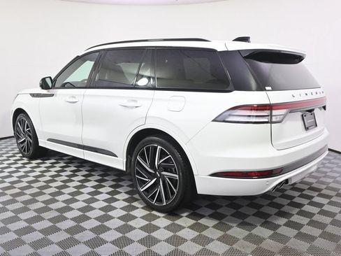 New 2026 Lincoln Aviator Black Label AWD/4WD image 3