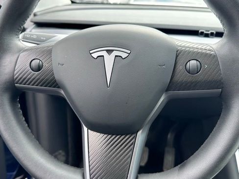 Used 2021 Tesla Model Y Long Range image 11