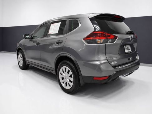 Used 2018 Nissan Rogue S AWD/4WD image 3