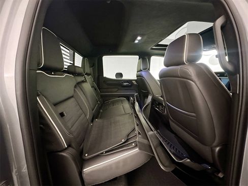Used 2024 GMC Sierra 1500 AT4X image 28