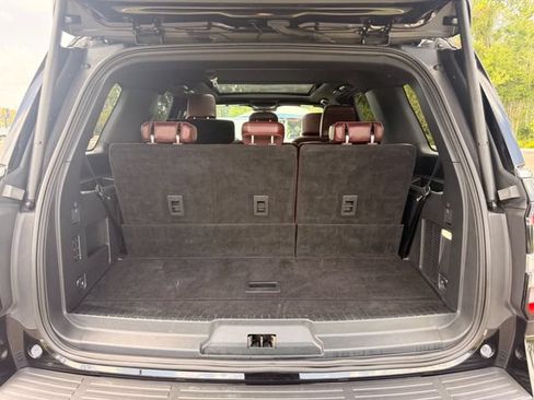 Used 2024 Ford Expedition Limited RWD image 13