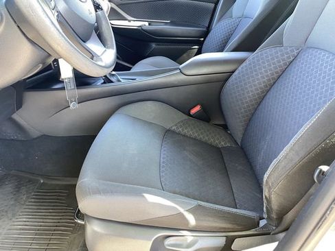 Used 2020 Toyota C-HR LE FWD image 19