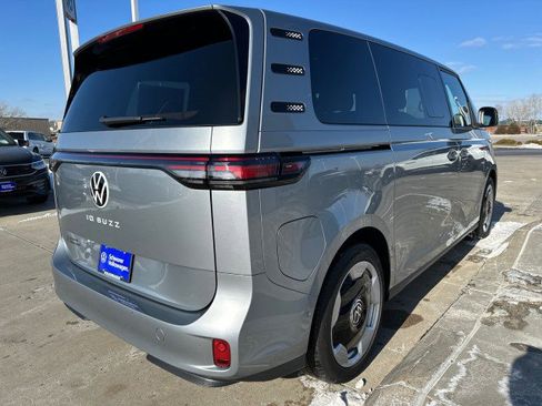 New 2025 Volkswagen ID. Buzz Pro S image 18