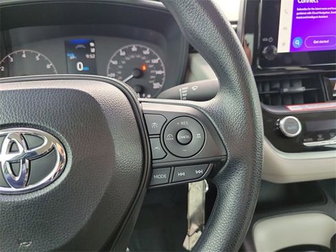 Used 2025 Toyota Corolla LE image 15