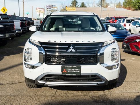 New 2026 Mitsubishi Outlander SE image 2