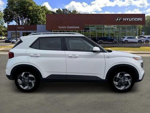 New 2026 Hyundai Venue SEL FWD image 9