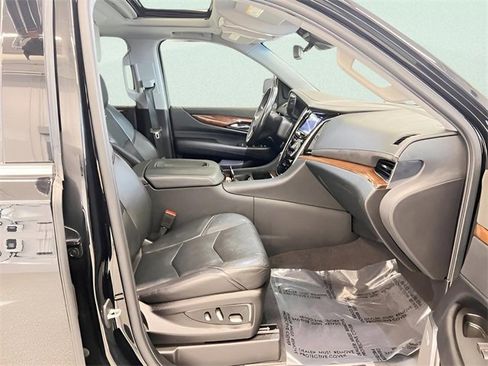 Used 2020 Cadillac Escalade Premium Luxury image 12