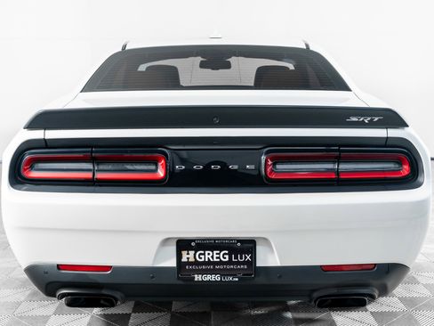 Used 2015 Dodge Challenger SRT Hellcat image 11