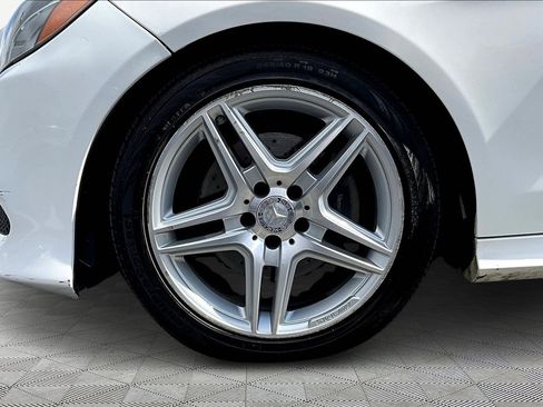 Used 2014 Mercedes-Benz E 350 4MATIC Sedan image 35