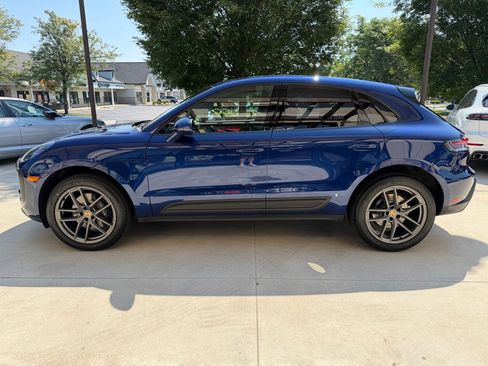 Used 2022 Porsche Macan AWD/4WD image 6