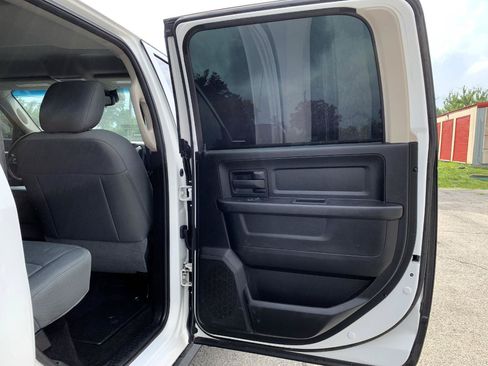 Used 2015 RAM 2500 Tradesman w/ Chrome Appearance Group AWD/4WD image 32