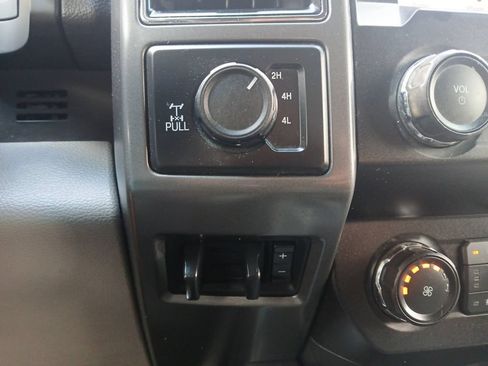 Used 2019 Ford F250 XLT w/ XLT Premium Package AWD/4WD image 10