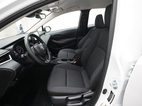 Used 2025 Toyota Corolla LE FWD image 7