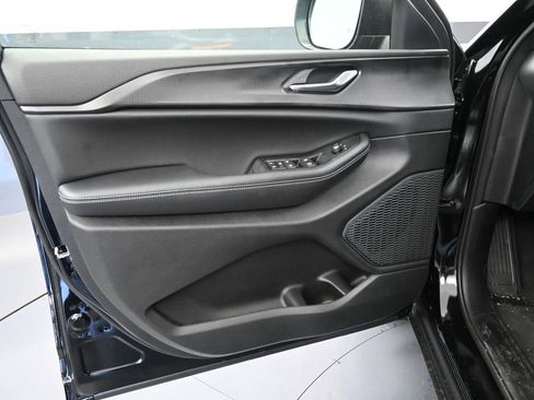 New 2025 Jeep Grand Cherokee Laredo X w/ Luxury Tech Group I image 19