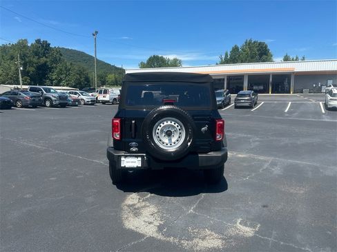 New 2025 Ford Bronco 4-Door image 6