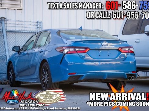 Used 2023 Toyota Camry SE image 1