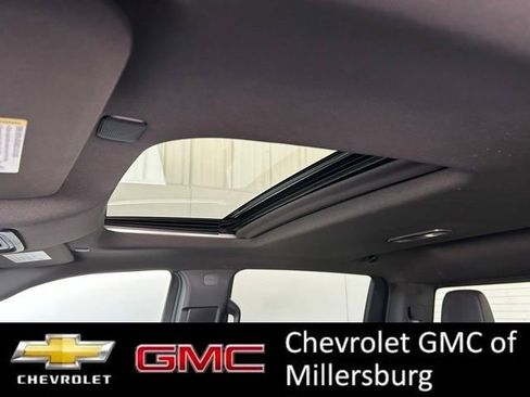 Used 2022 Chevrolet Silverado 1500 High Country w/ Technology Package AWD/4WD image 26