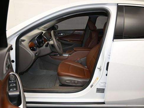 Used 2016 Chevrolet Malibu LT w/ Leather Package image 21