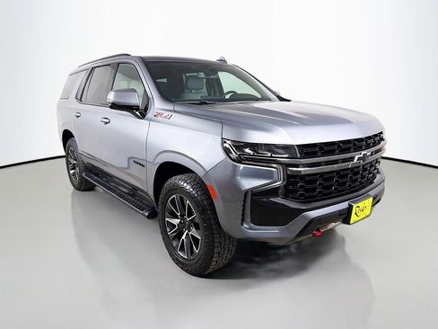 Used 2022 Chevrolet Tahoe Z71 w/ Luxury Package AWD/4WD image 4