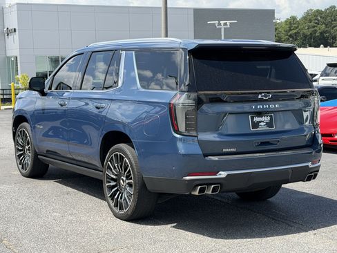 Used 2025 Chevrolet Tahoe High Country AWD/4WD image 9