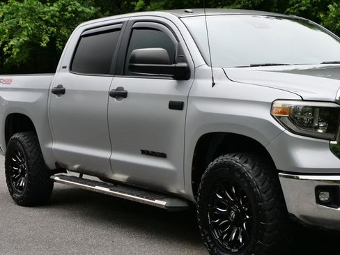 Used 2018 Toyota Tundra SR5 w/ TRD Off Road Package AWD/4WD image 35