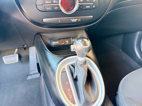 Used 2017 Kia Soul + FWD image 24