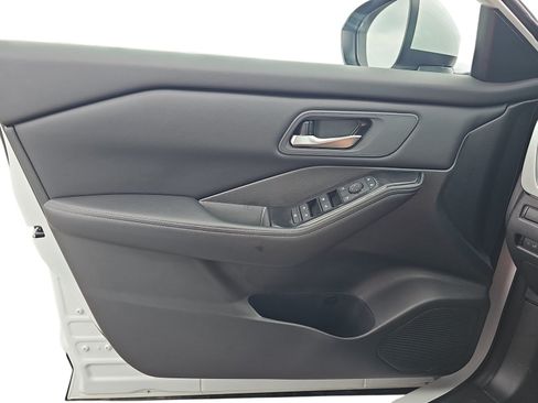 Used 2026 Nissan Rogue SV FWD image 22
