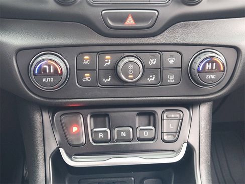 Used 2018 GMC Terrain Denali w/ Driver Alert Package II image 14