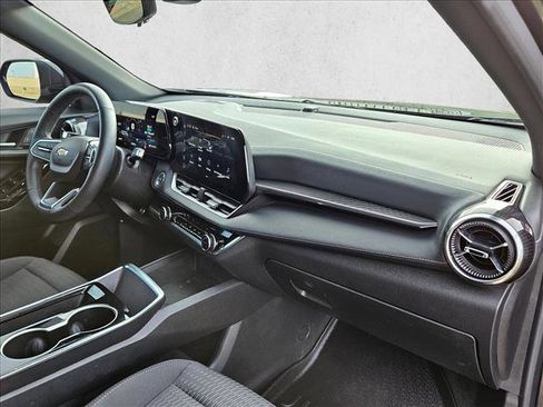 Used 2025 Chevrolet Equinox LT w/ Safety and Technology Package image 20