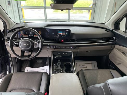 Used 2026 Kia Carnival FWD image 11