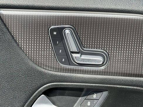 Used 2021 Mercedes-Benz GLA 250 4MATIC image 18