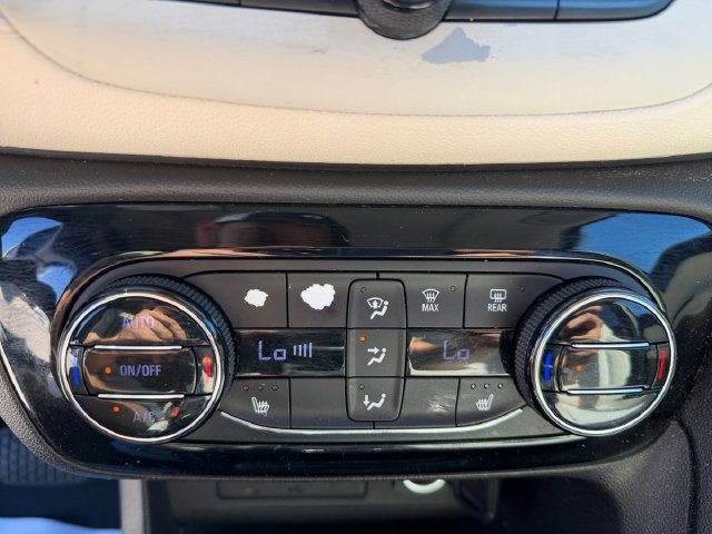 Used 2020 Buick Encore GX Select w/ Experience Buick Package FWD image 4