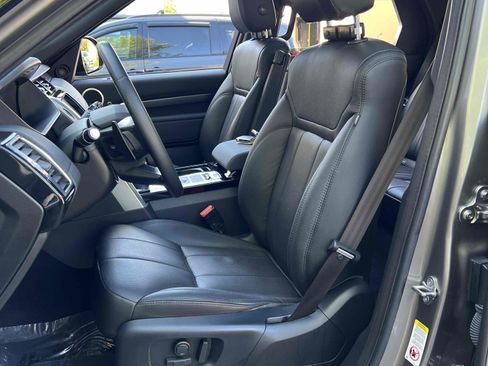 Used 2018 Land Rover Discovery HSE AWD/4WD image 32