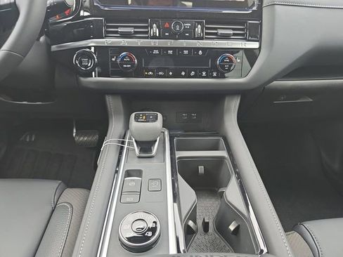 New 2026 Nissan Pathfinder SL AWD/4WD image 3