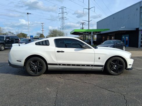 Used 2011 Ford Mustang Coupe w/ 101A Rapid Spec Order Code RWD image 4