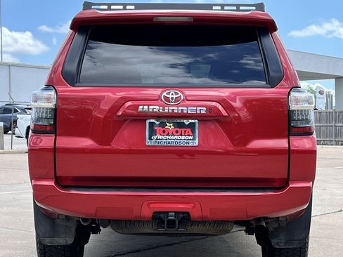 Used 2021 Toyota 4Runner SR5 AWD/4WD image 5