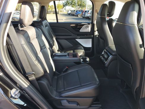 Used 2022 Lincoln Aviator Reserve w/ Equipment Group 201A image 11