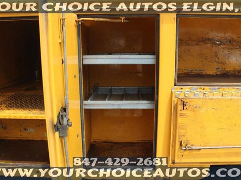 Used 2009 Ford F550 2WD Regular Cab Super Duty image 11