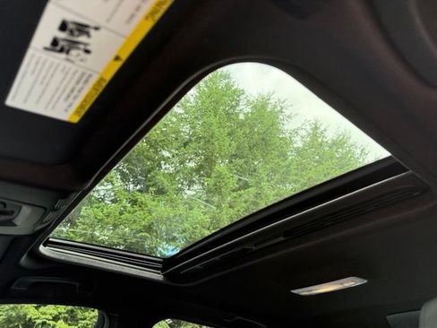 Used 2017 BMW 330i Sedan RWD image 22