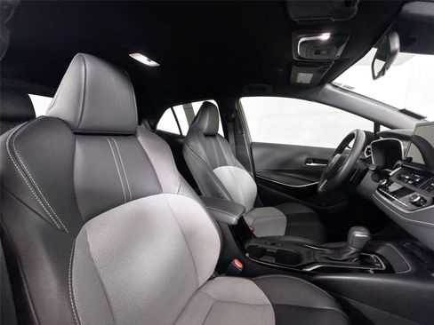 Certified 2025 Toyota Corolla XSE FWD image 40
