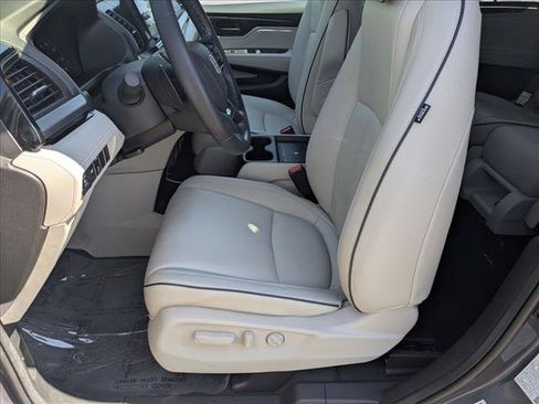 Certified 2025 Honda Odyssey Touring image 17