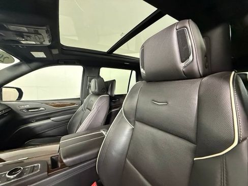 Used 2021 Cadillac Escalade Premium Luxury w/ LPO, Illumination Package AWD/4WD image 5