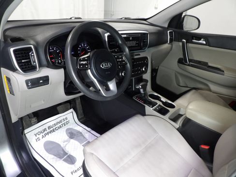 Used 2021 Kia Sportage LX FWD image 9