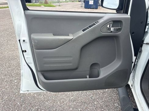 Used 2019 Nissan Frontier SV RWD image 10