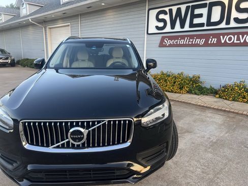 Used 2020 Volvo XC90 T6 Momentum AWD/4WD image 3