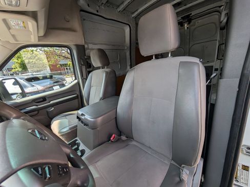 Used 2019 Nissan NV 2500 SV RWD image 17