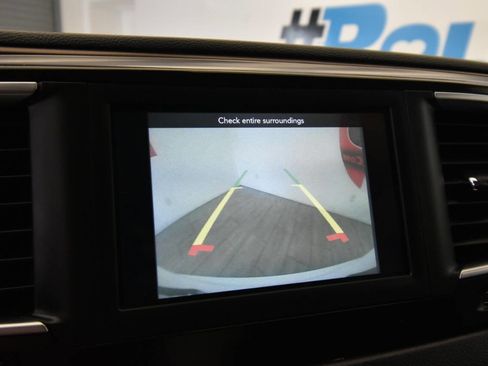 Used 2023 Chrysler Pacifica Touring-L image 24