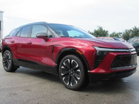 Used 2026 Chevrolet Blazer EV RS w/ Super Cruise Package AWD/4WD image 1